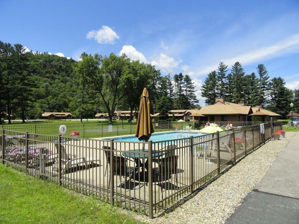 Jack O'Lantern Resort Lodging วู้ดสต็อค ภายนอก รูปภาพ